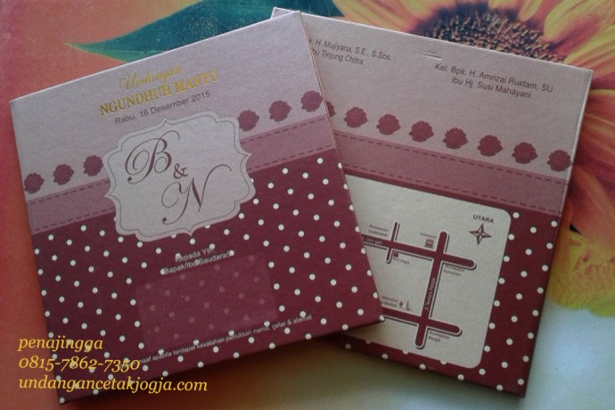 Undangan Polkadot dan Bunga Vintage